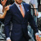 O Look Certo: O Paletó de Abotoamento Duplo de Chris Pine